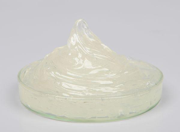 潤滑脂在使用中質(zhì)量會發(fā)生哪些變化？又怎樣判斷呢？